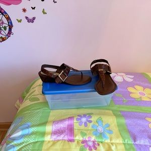 Lite brown sandals